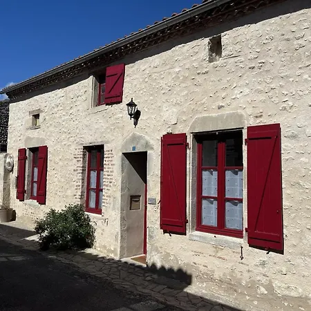 Ferienhaus La Paille A Charroux, 4 Pers, Animaux Acceptes, Jardin - Fr-1-489-620 *